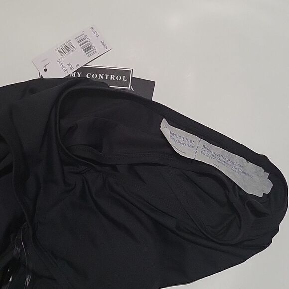 La Blanca Island Goddess Cutout One Shoulder Mio Solid One Piece Swimsuit - Picture 10 of 10